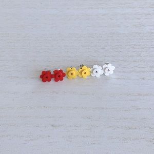 New set of 3 LEGO flowers Red, Yellow,and White.